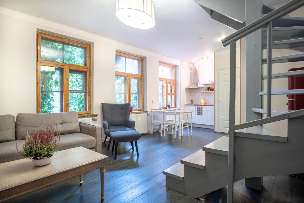 Dream Stay - Bright 2-Bedroom 2-Floor Old Town Apartment Tallinn Eksteriør bilde
