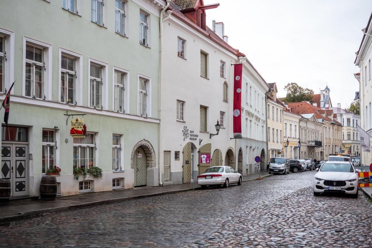 Dream Stay - Bright 2-Bedroom 2-Floor Old Town Apartment Tallinn Eksteriør bilde