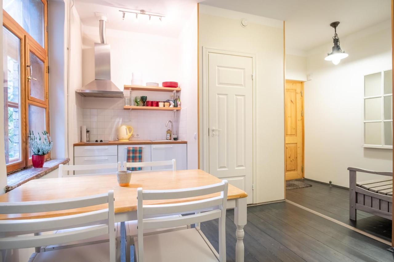 Dream Stay - Bright 2-Bedroom 2-Floor Old Town Apartment Tallinn Eksteriør bilde